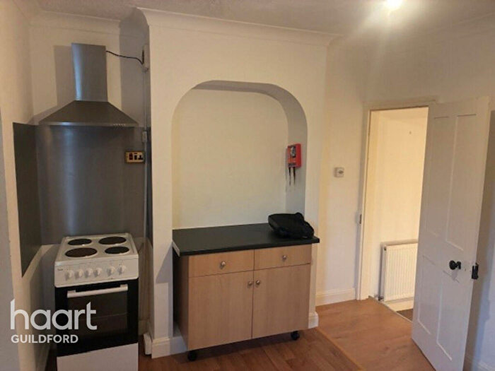 1 Bedroom Flat To Rent In Worplesdon Road, Guildford, GU2