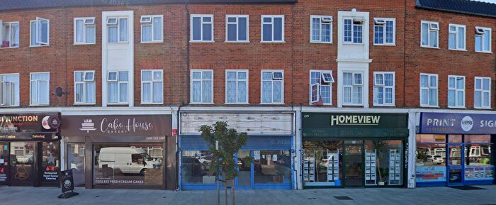 3 Bedroom Maisonette For Sale In Allenby Road, Southall, UB1