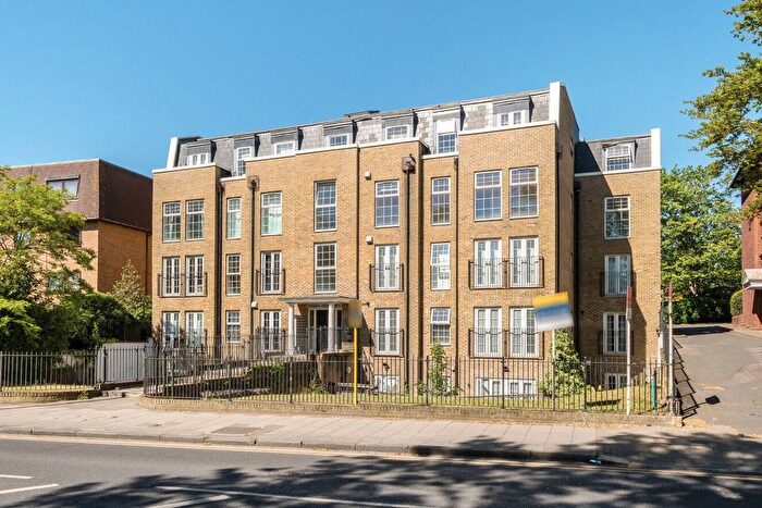 2 Bedroom Flat For Sale In Widmore Road, Bromley, BR1