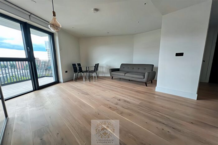 2 Bedroom Flat To Rent In Westmont Apartments, W12