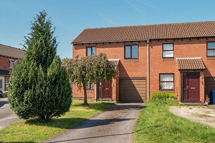 3 Bedroom Semi-Detached House For Sale In Kidlington, Oxfordshire, OX5
