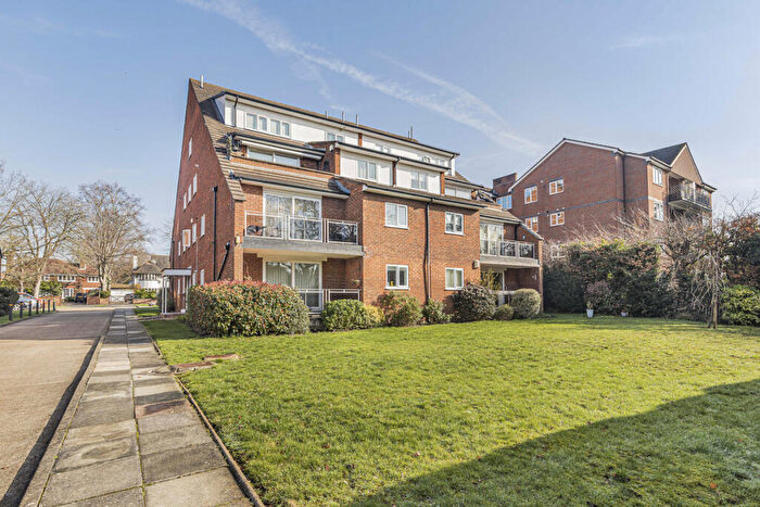 2 Bedroom Apartment For Sale In Park Road, Beckenham, BR3