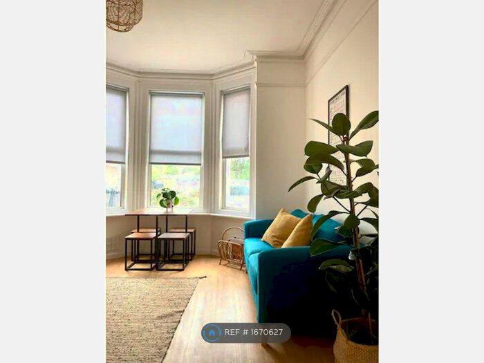 2 Bedroom Flat To Rent In Seapoint Road, Broadstairs, CT10