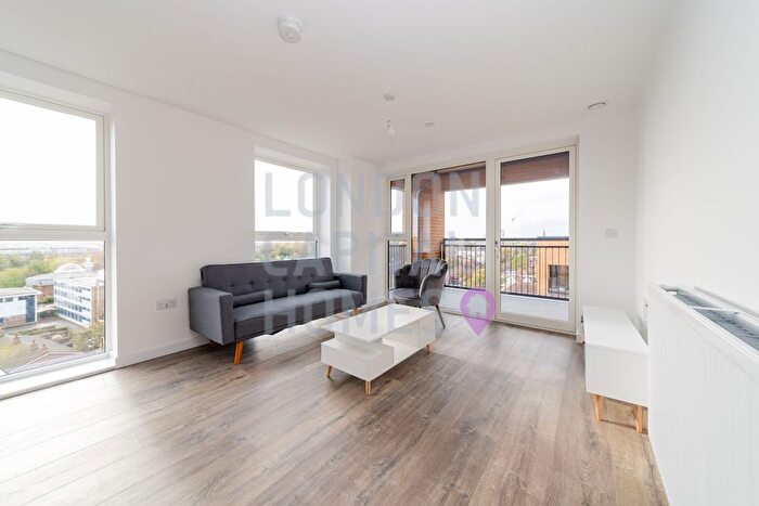 2 Bedroom Flat To Rent In Tidey Apartments, East Acton Lane, London, W3