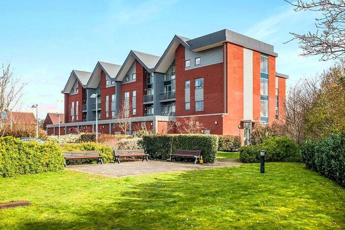 2 Bedroom Flat To Rent In School Mead, Abbots Langley, Hertfordshire, WD5