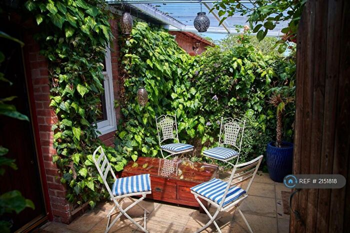 1 Bedroom Semi-Detached House To Rent In Grosvenor Cottages, Handbridge, Chester, CH4
