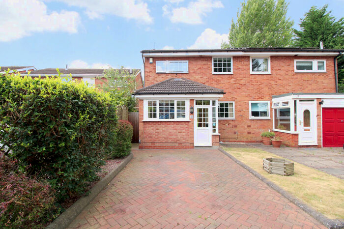 3 Bedroom Semi-Detached House To Rent In Orchard Way, Wythall, Birmingham, B47