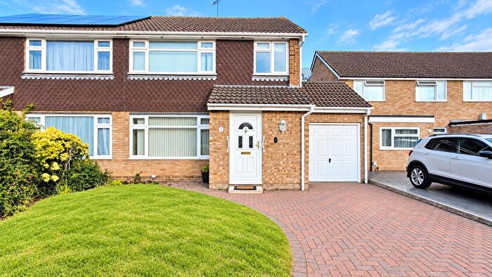 3 Bedroom Semi-Detached House For Sale In Burntwick Drive, Lower Halstow, Sittingbourne, ME9