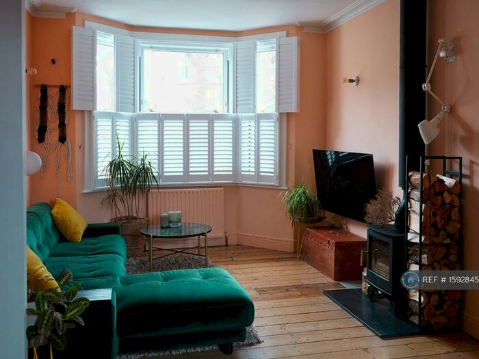 2 Bedroom End Of Terrace House To Rent In Poulett Road, London, E6