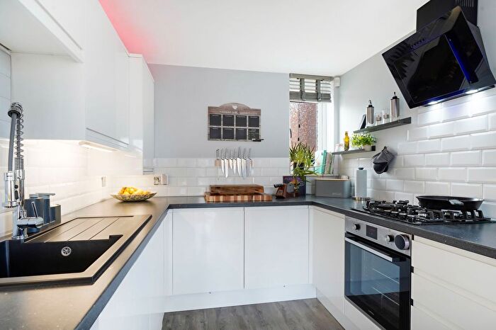 1 Bedroom Flat For Sale In Grangedale Close, Northwood, HA6