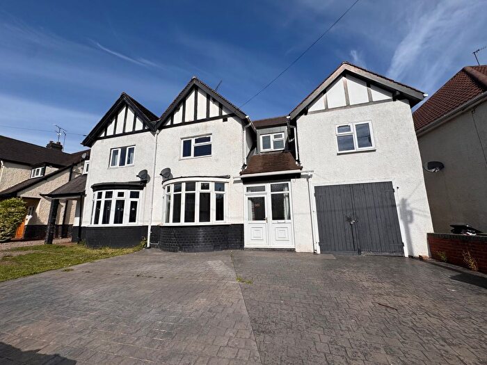 4 Bedroom Semi-Detached House To Rent In Newbridge Crescent, Newbridge, Wolverhampton, WV6