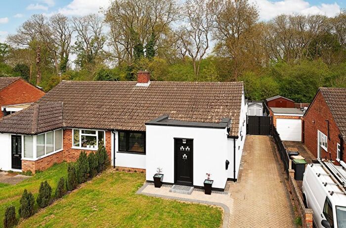 2 Bedroom Bungalow For Sale In Woodland Drive, Bromham, Bedford, MK43