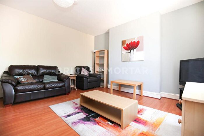 6 Bedroom Maisonette To Rent In (£pppw) Stratford Road, Heaton, Newcastle Upon Tyne, NE6