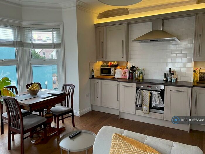 2 Bedroom Flat To Rent In Park Road, Southville, Bristol, BS3