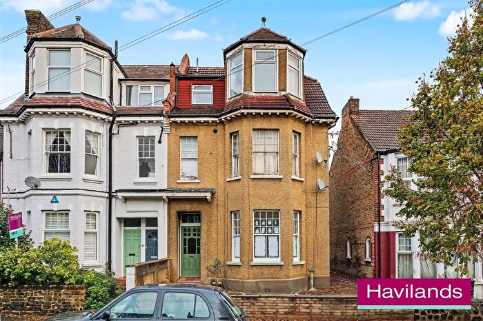 1 Bedroom Flat For Sale In Orpington Road, London, N21