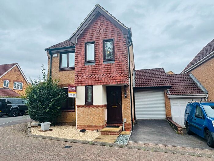 3 Bedroom Detached House To Rent In March Close, Swindon, SN25