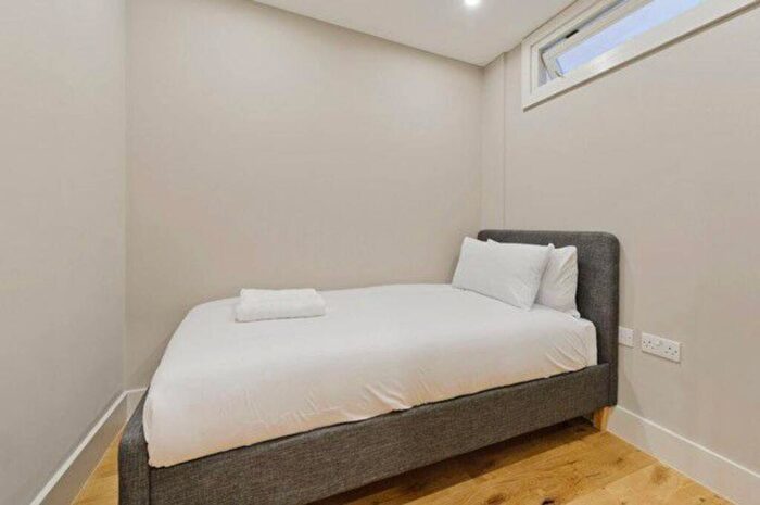 1 Bedroom Flat To Rent In Fulham Road, Chelsea, London, SW10