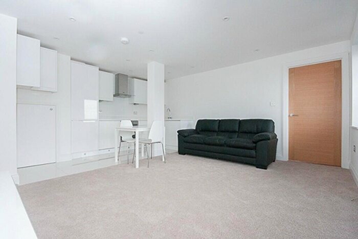 2 Bedroom Apartment To Rent In High Street, Brentwood, Essex, CM14