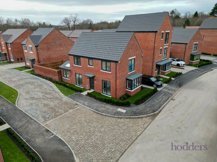 3 Bedroom Detached House To Rent In Chertsey, Surrey, KT16