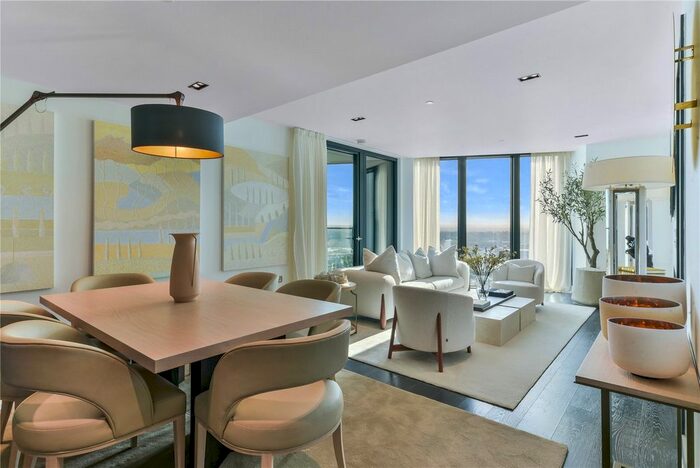 3 Bedroom Flat To Rent In Amory Tower, Marsh Wall, London, E14