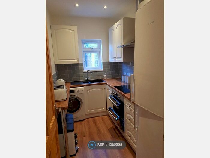 2 Bedroom Maisonette To Rent In Coventry Road, Southampton SO15