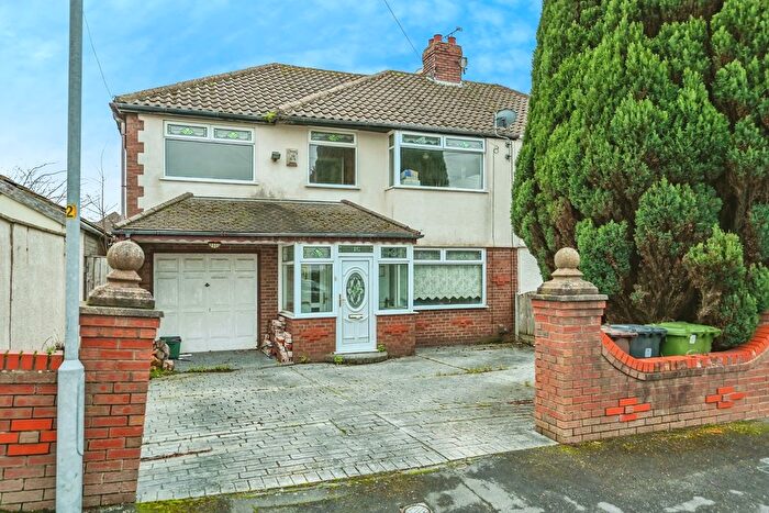 4 Bedroom Semi Detached House For Sale In Corona Avenue, Lydiate, Merseyside, L31