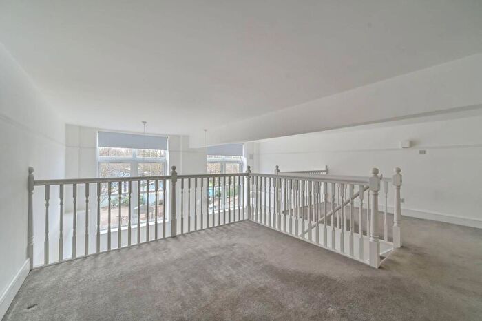 1 Bedroom Flat To Rent In Este Road, Little India, London, SW11