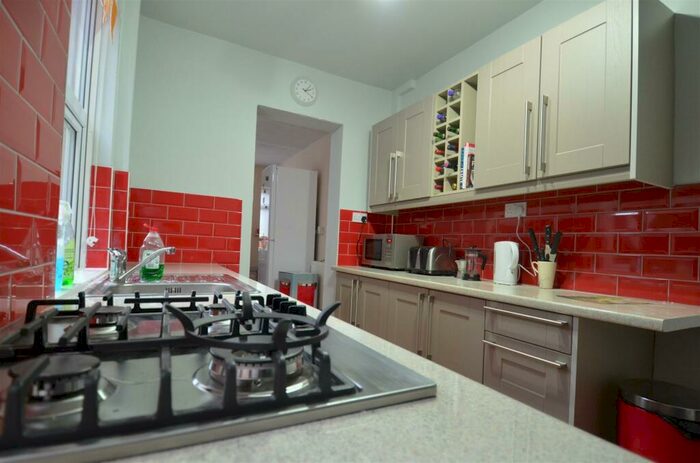 4 Bedroom Terraced House To Rent In Warwards Lane, Selly Oak, B29