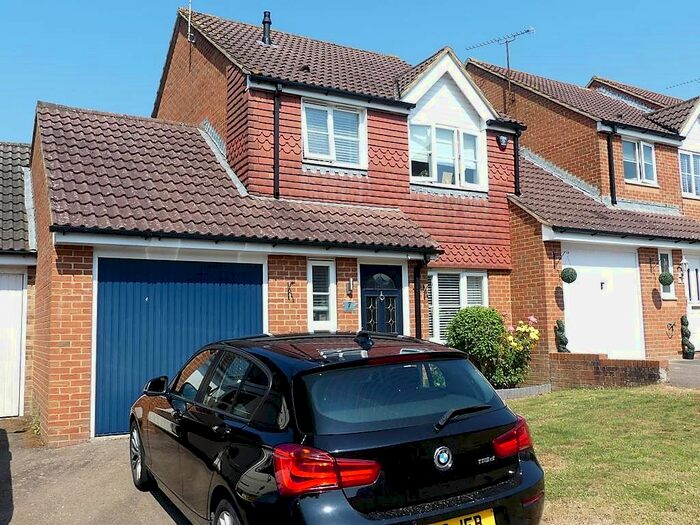 3 Bedroom Detached House To Rent In Barber Close, Maidenbower, Crawley, RH10