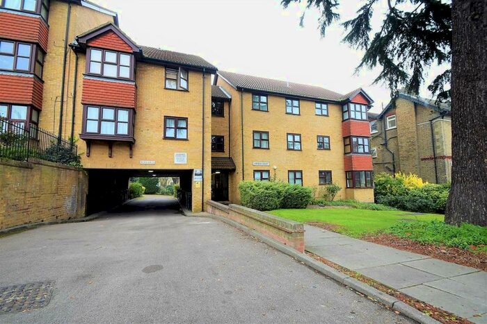 1 Bedroom Flat To Rent In Warham Road, South Croydon, CR2