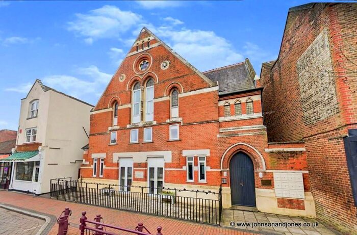 1 Bedroom Apartment To Rent In Stanway Place, Chertsey, Surrey, KT16