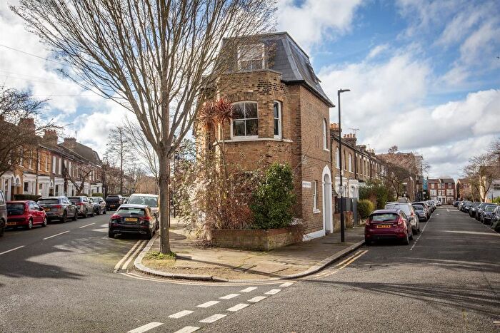2 Bedroom Flat For Sale In Kemerton Road, Camberwell, SE5