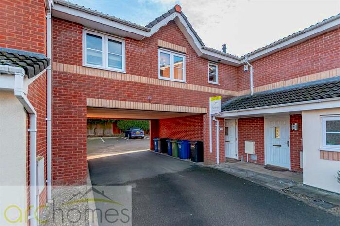 1 Bedroom Flat To Rent In Mossfield Close, Tyldesley, Manchester, M29