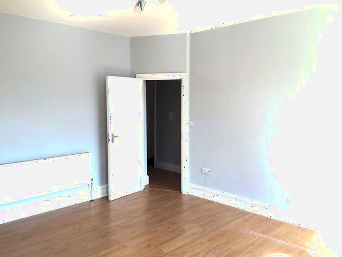 2 Bedroom Flat To Rent In Cranbrook Road, Ilford, IG2