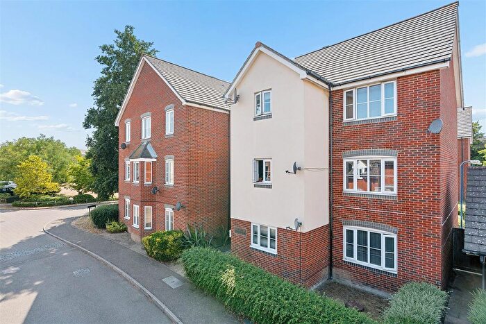 2 Bedroom Flat For Sale In Covesfield, Gravesend, DA11