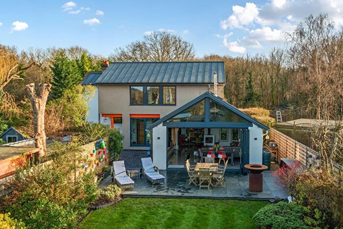 4 Bedroom Detached House For Sale In Masons Bridge Road, Redhill, RH1