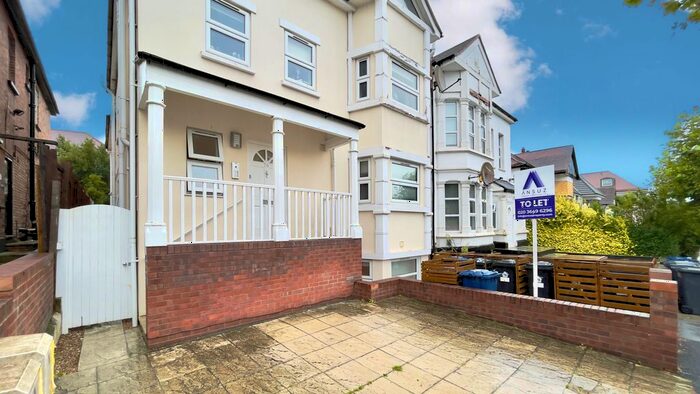 2 Bedroom Flat To Rent In Vivian Avenue, London, NW4