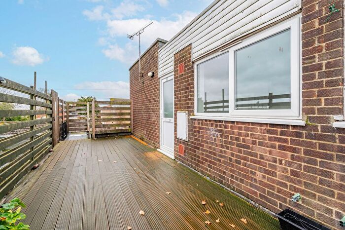 2 Bedroom Flat To Rent In Bell Lane, Belton, NR31