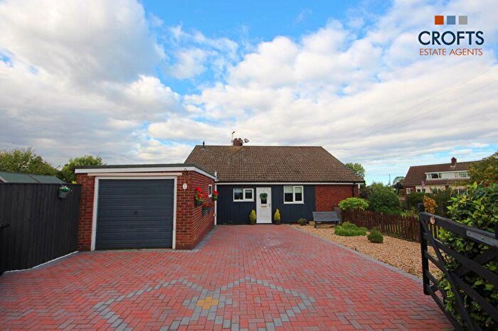 3 Bedroom Semi-Detached Bungalow For Sale In Bradford Road, Immingham, DN40
