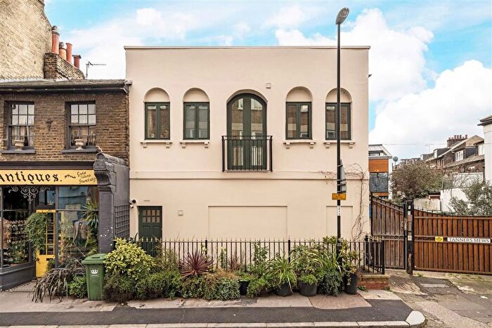 2 Bedroom End Terrace House For Sale In Tanners Mews, Deptford, SE8