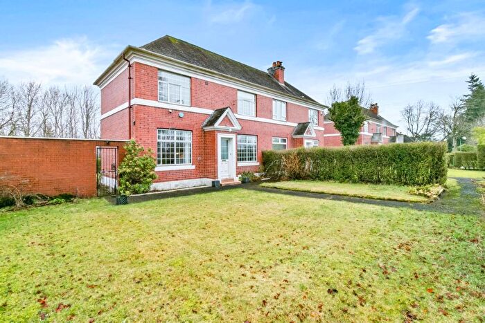 3 Bedroom Semi Detached House For Sale In Mearns Road, Newton Mearns, G77