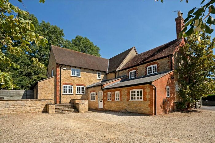 4 Bedroom Detached House For Sale In Stadhampton Road, Little Milton, Oxford, OX44