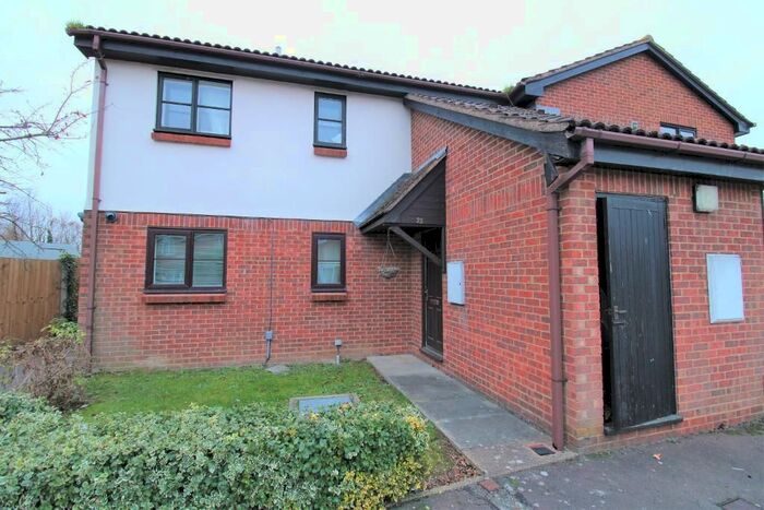 1 Bedroom Flat To Rent In Raywood Close, Hayes UB3