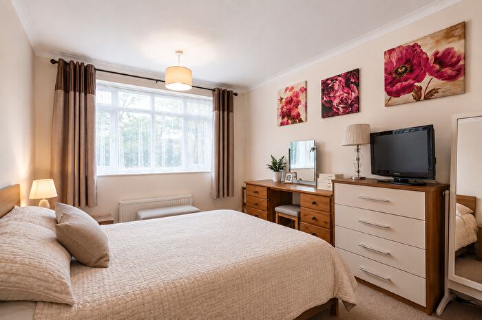 2 Bedroom Flat To Rent In Glebe Avenue, Ruislip, HA4