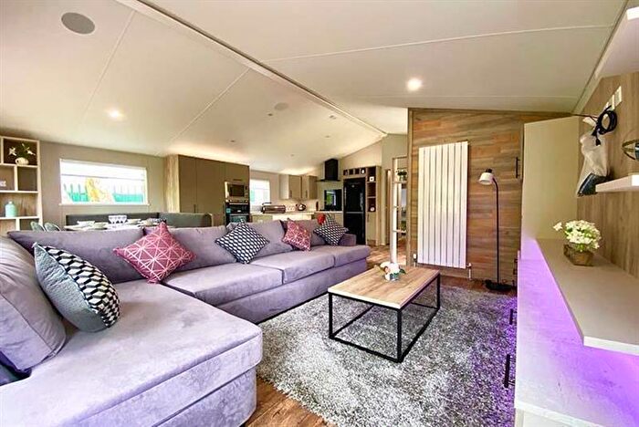 3 Bedroom Lodge For Sale In Willerby Mapleton, Appletree Holiday Park, Hubberts Bridge, Boston, Lincolnshire, PE20