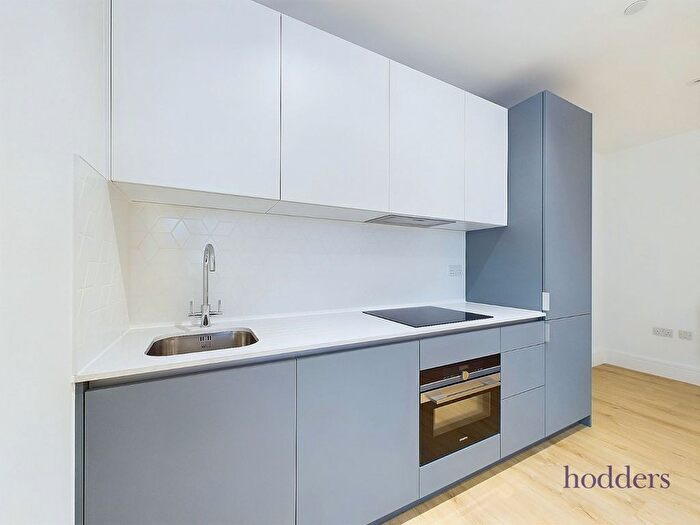 1 Bedroom Flat To Rent In Pyrcroft Road, Chertsey, Surrey, KT16