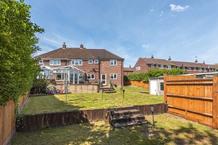 4 Bedroom Semi-Detached House For Sale In Owen Road, Shaw, Newbury, RG14