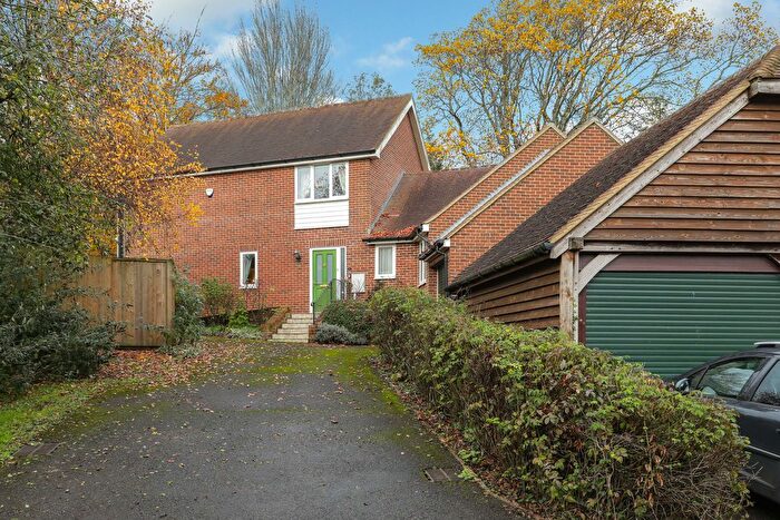 4 Bedroom Detached House For Sale In Grove Bridge, Ashford, TN25