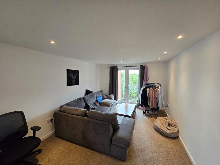 2 Bedroom Flat To Rent In Elmira Way, Salford Quays, Salford, M5