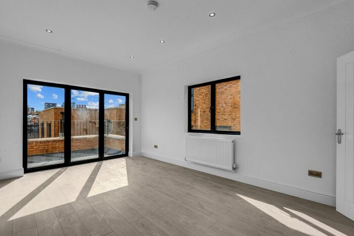 1 Bedroom Flat To Rent In Putney Bridge Road, London, SW15